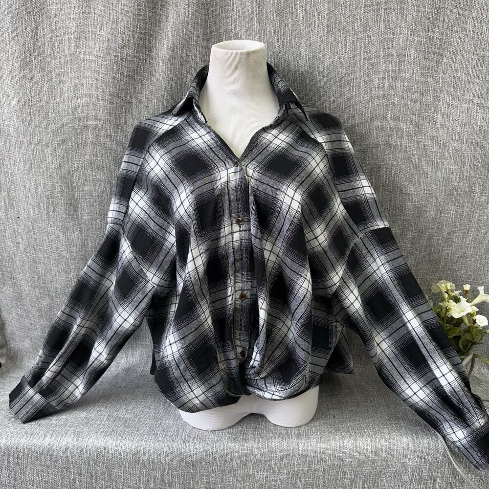 Shein Women's  Twisted Front Drop Shoulder Flannel Shirt Sz XS oversized loose
